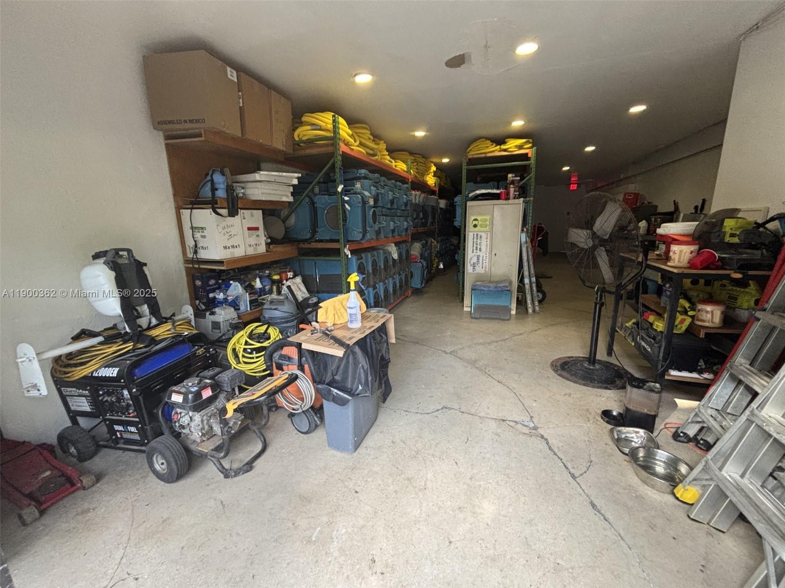 See details   /   sq. ft. $ 2025-10-21 0 Photo