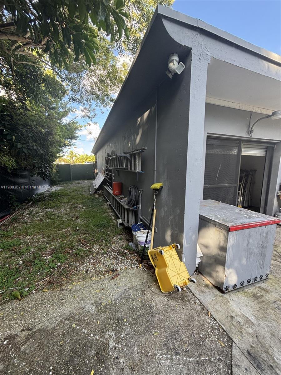 See details   /   sq. ft. $ 2025-10-21 0 Photo