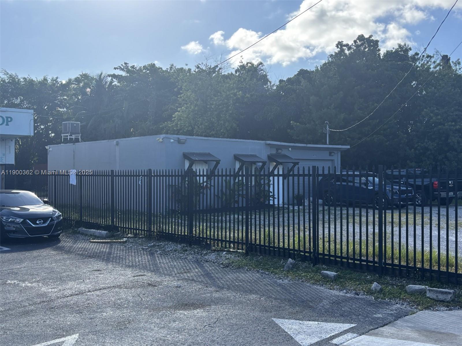 See details   /   sq. ft. $ 2025-10-21 0 Photo