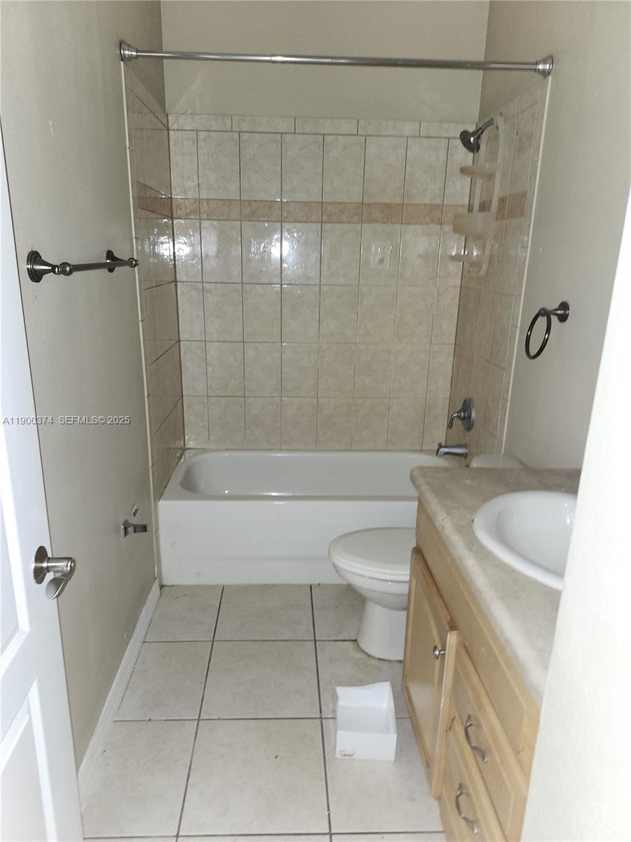 Ver detalles 860 4 / 4 sq. ft. $ 2025-12-17 0 foto