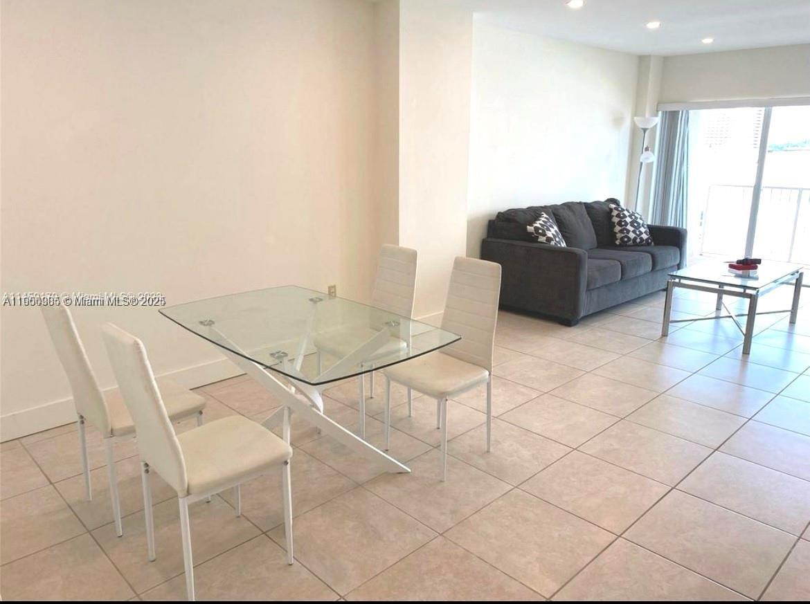 5B 1 / 1 798 sq. ft. $ 2025-10-24 0 Photo