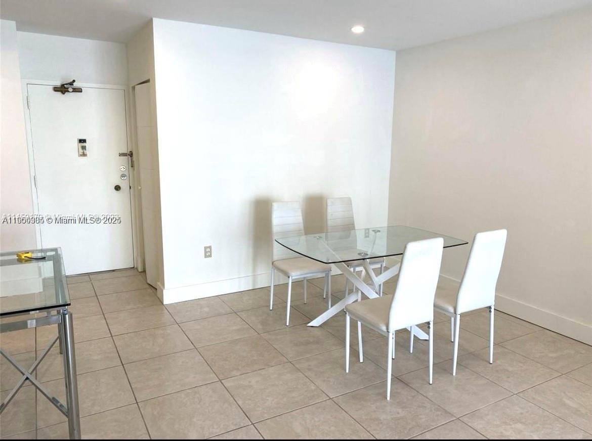 5B 1 / 1 798 sq. ft. $ 2025-10-24 0 Photo