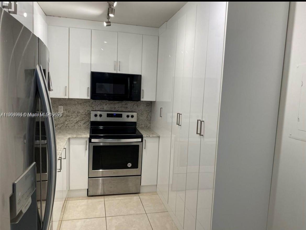5B 1 / 1 798 sq. ft. $ 2025-10-24 0 Photo