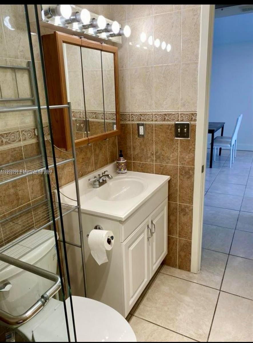 5B 1 / 1 798 sq. ft. $ 2025-10-24 0 Photo