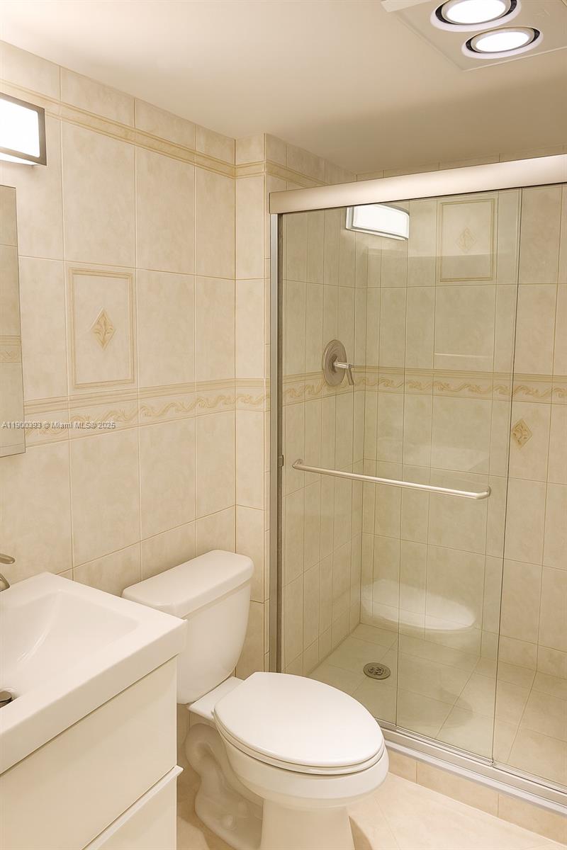 Photo of 3475 Country Club Dr  #115, Aventura, Florida, 33180 - 