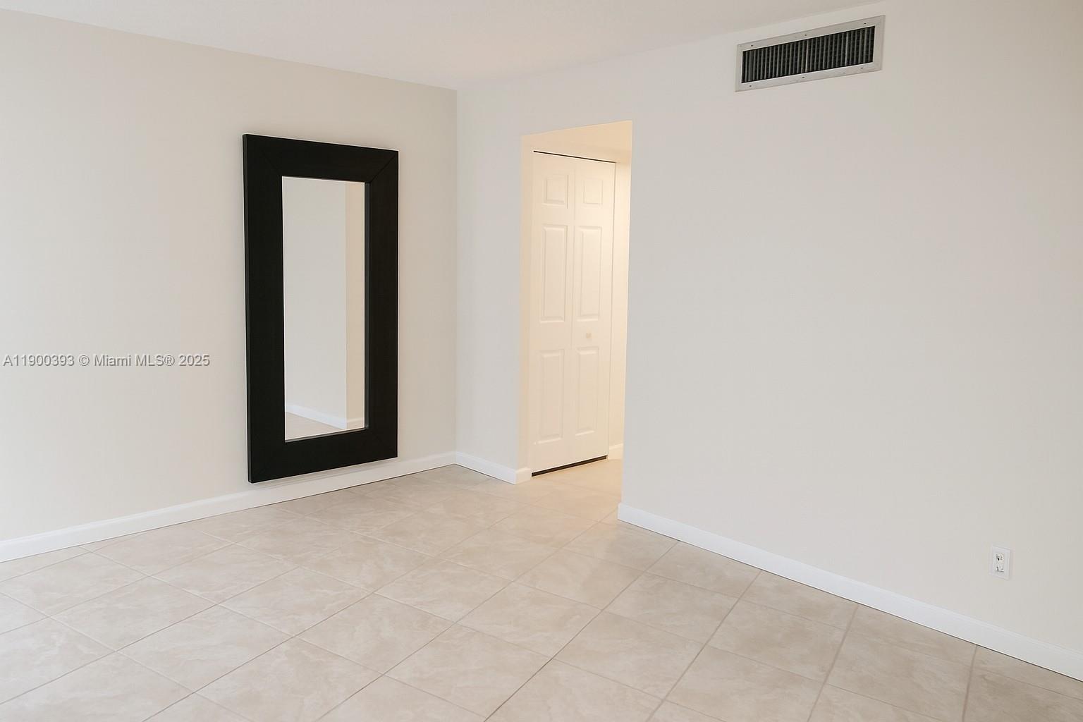 Photo of 3475 Country Club Dr  #115, Aventura, Florida, 33180 - 