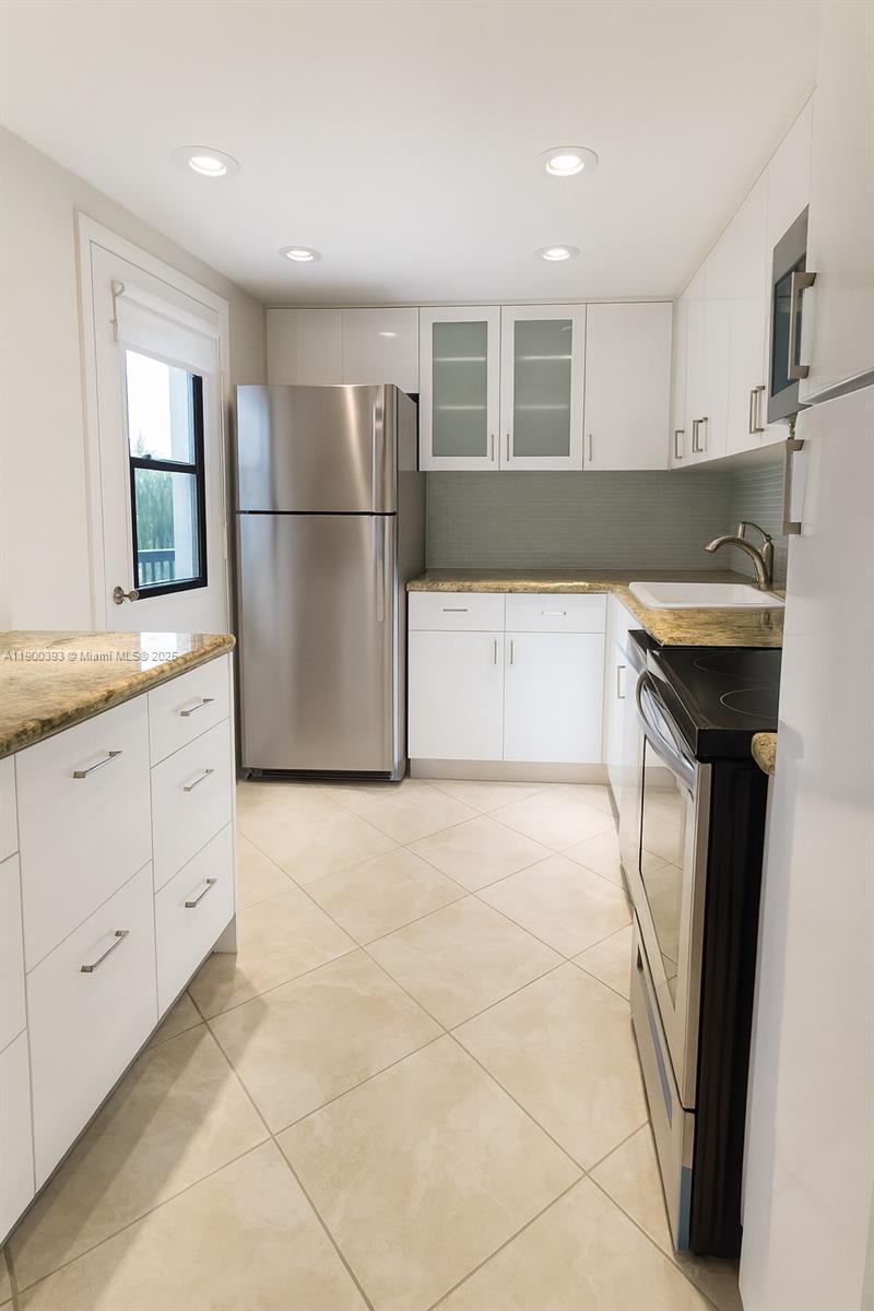 Photo of 3475 Country Club Dr  #115, Aventura, Florida, 33180 - 