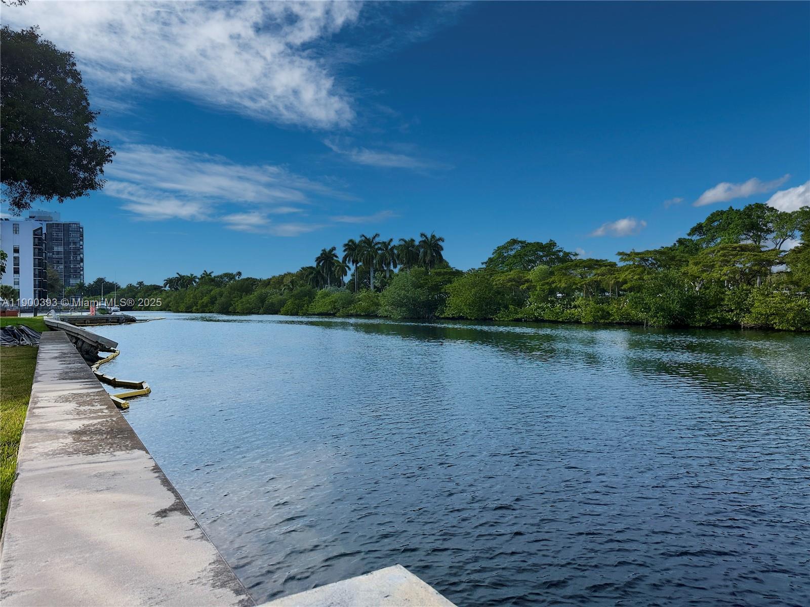 Photo of 3475 Country Club Dr  #115, Aventura, Florida, 33180 - 