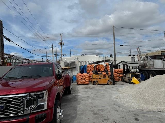 Ver detalles   /   sq. ft. $ 2025-10-22 0 foto