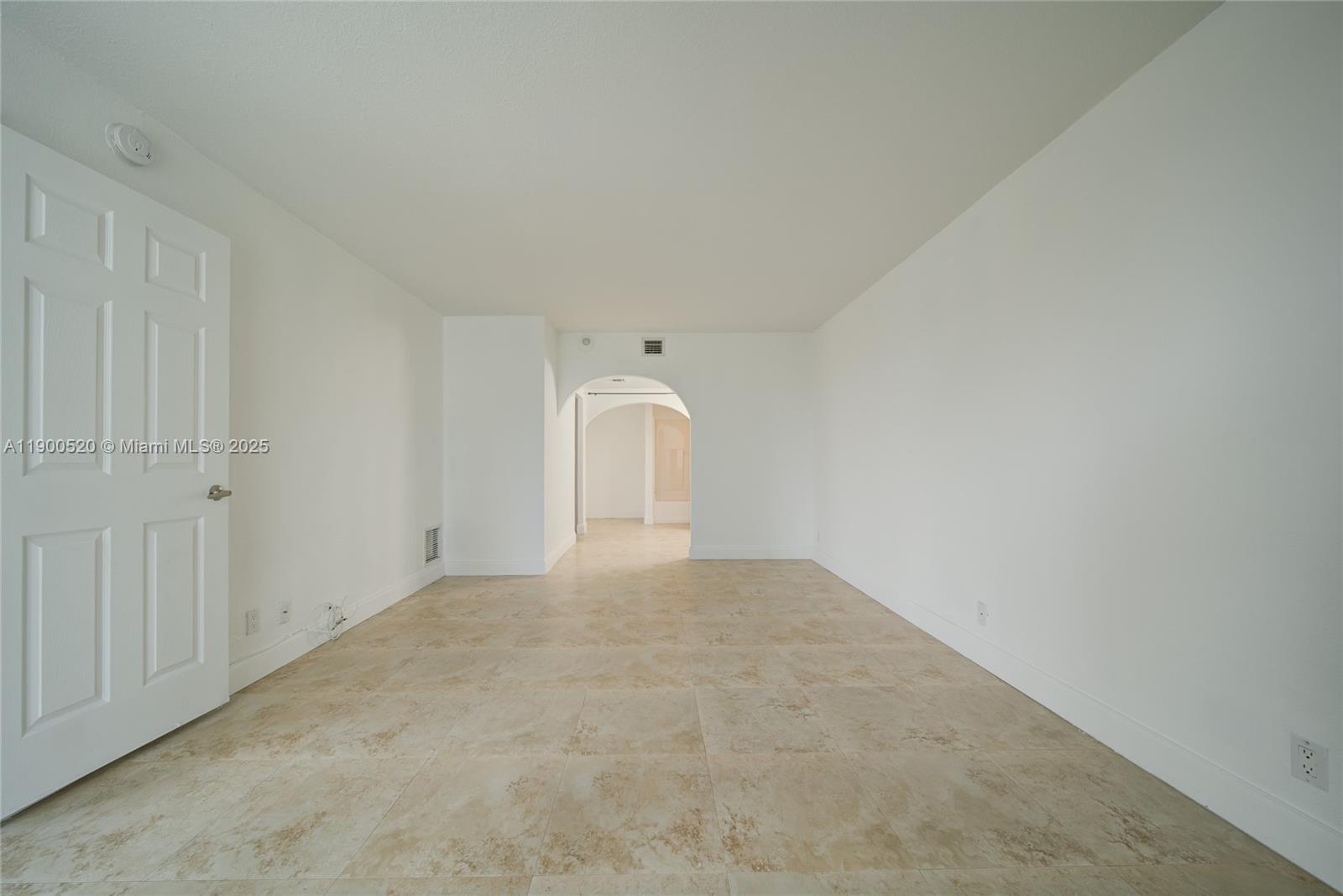 214 2 / 2 1331 sq. ft. $ 2025-10-22 0 Photo