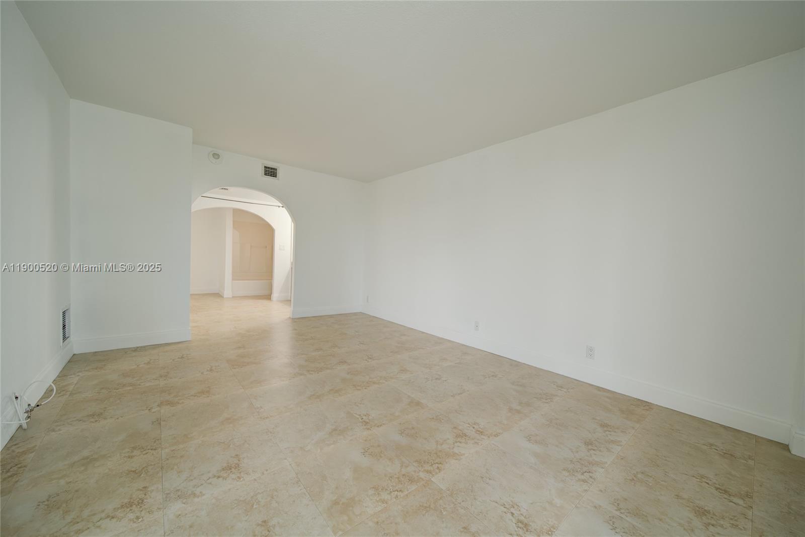 214 2 / 2 1331 sq. ft. $ 2025-10-22 0 Photo