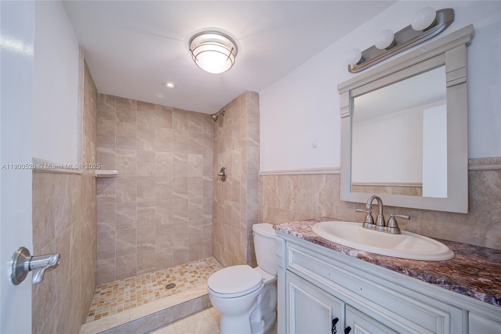 214 2 / 2 1331 sq. ft. $ 2025-10-22 0 Photo