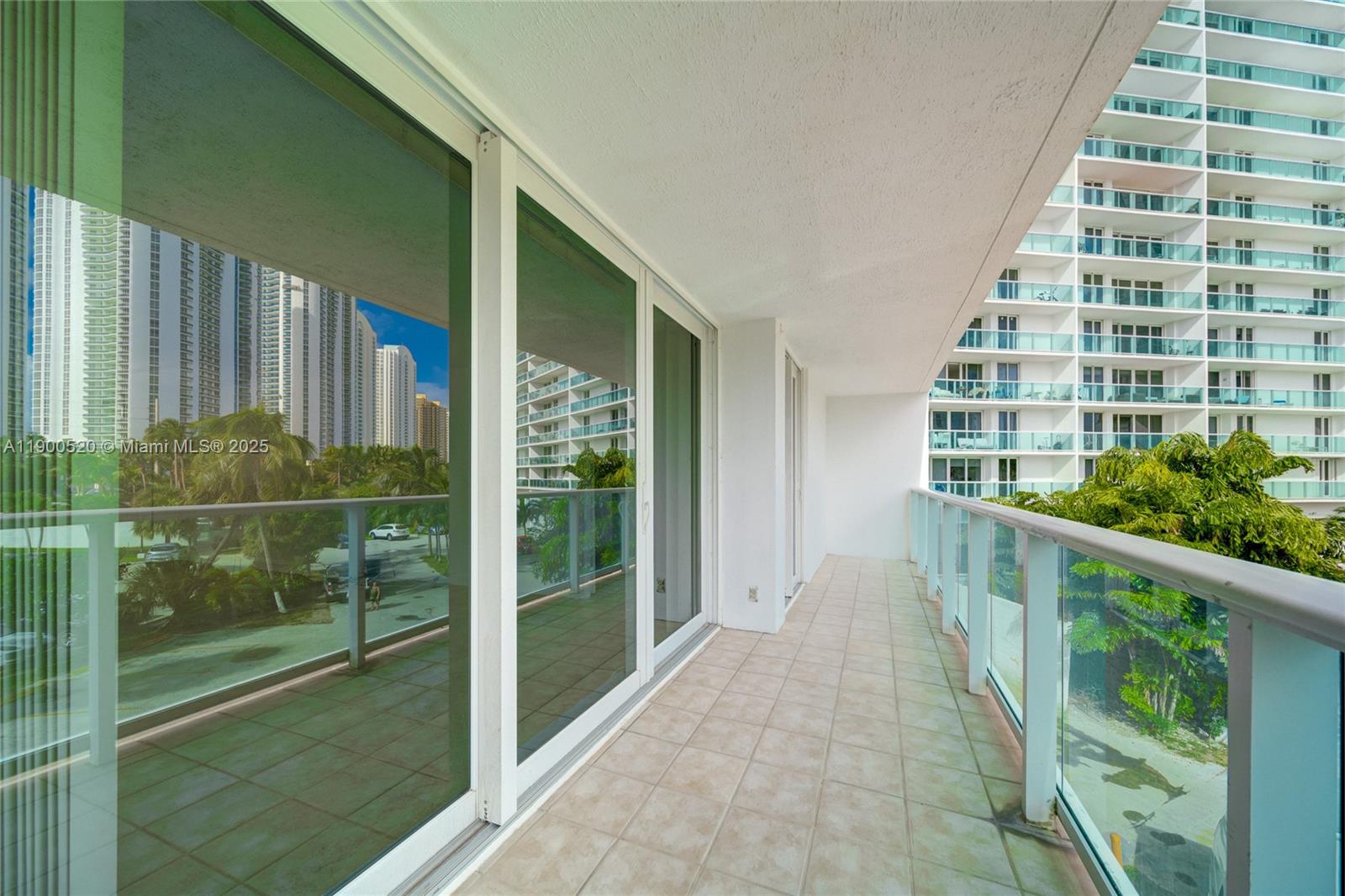 214 2 / 2 1331 sq. ft. $ 2025-10-22 0 Photo