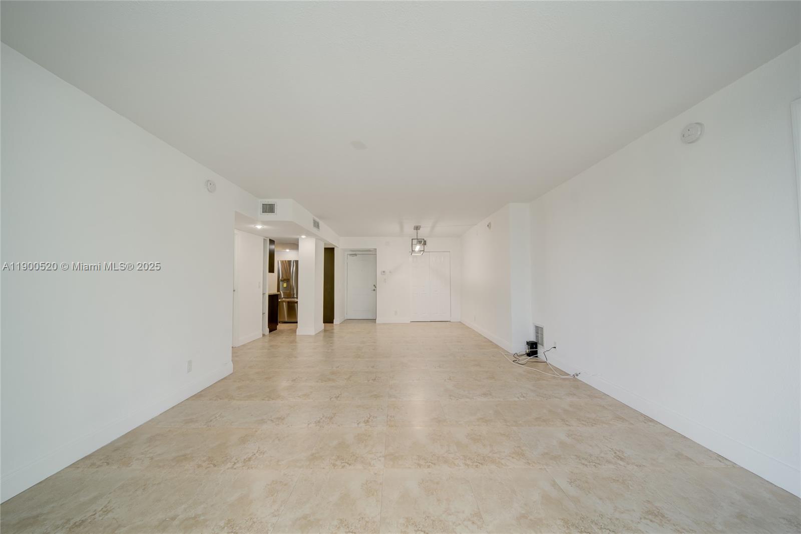 214 2 / 2 1331 sq. ft. $ 2025-10-22 0 Photo