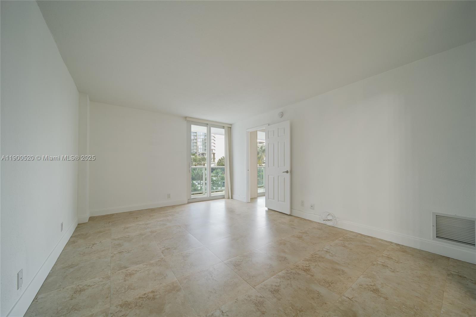 214 2 / 2 1331 sq. ft. $ 2025-10-22 0 Photo