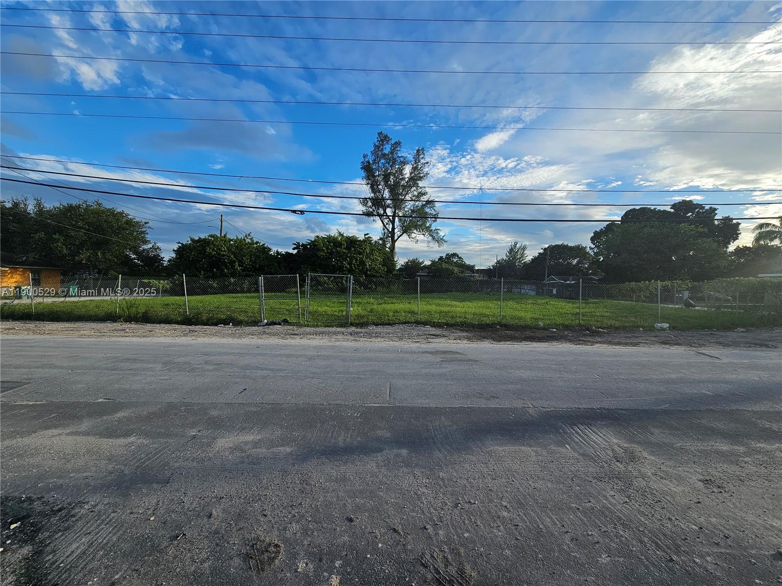   /   sq. ft. $ 2025-10-22 0 foto