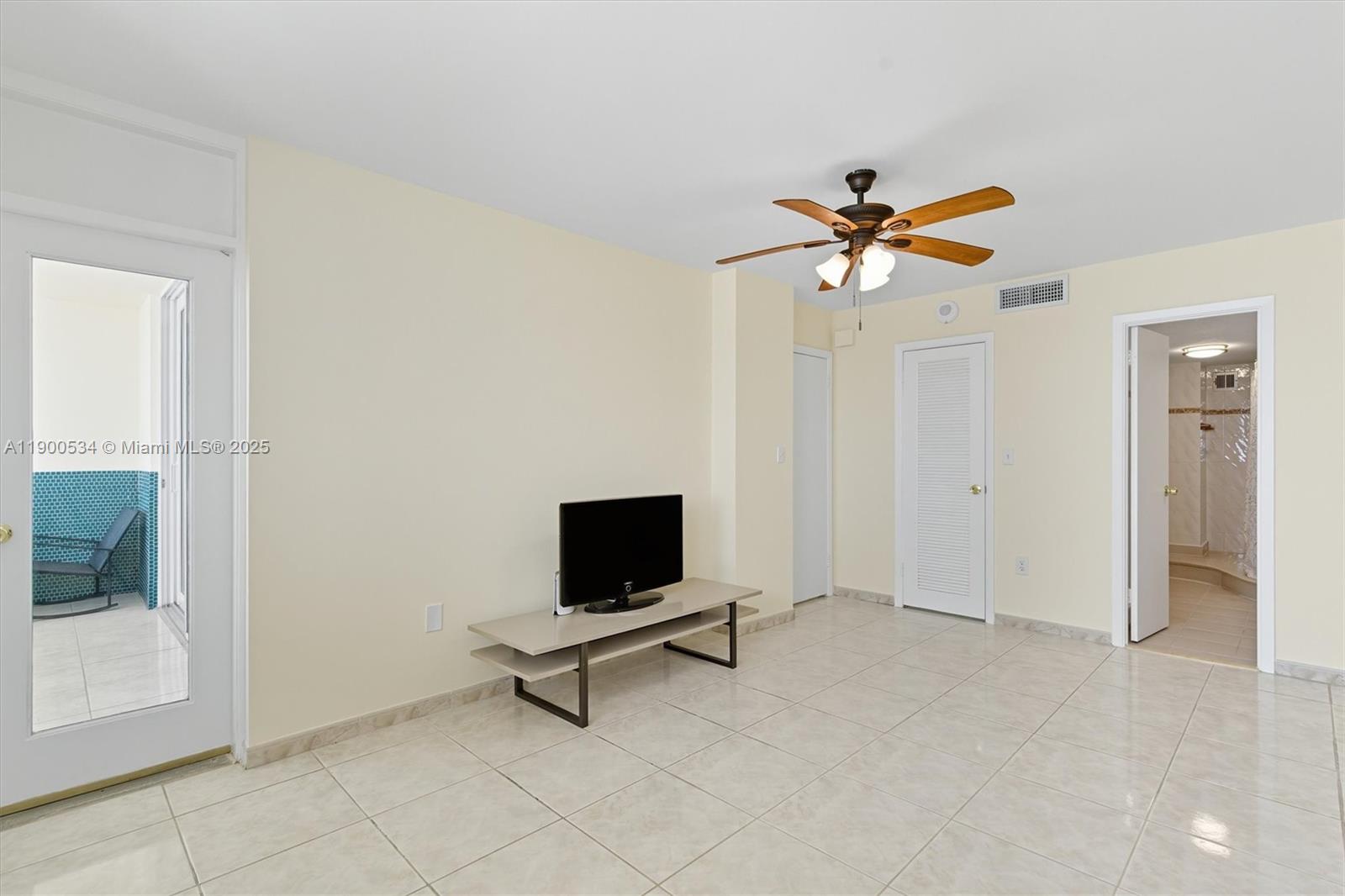 Photo of 1833 Ocean Dr  #1809, Hallandale Beach, Florida, 33009 - 