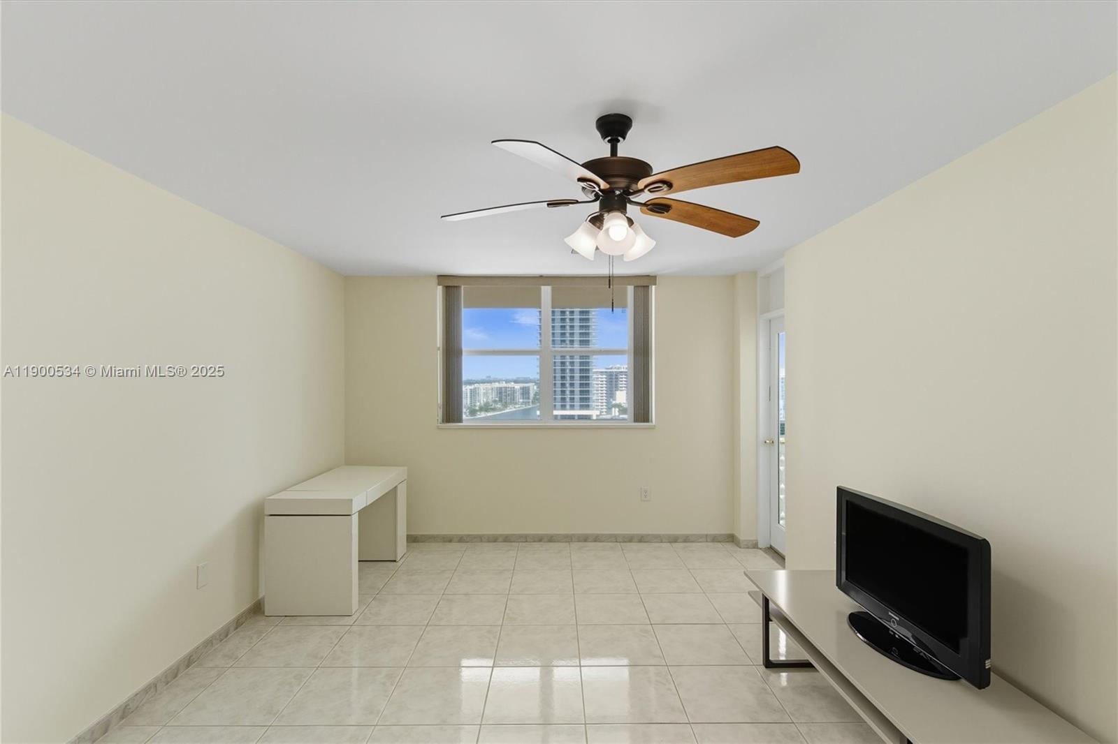 Photo of 1833 Ocean Dr  #1809, Hallandale Beach, Florida, 33009 - 