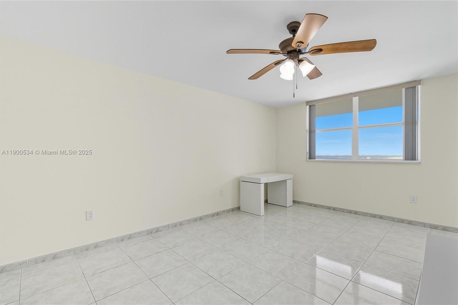 Photo of 1833 Ocean Dr  #1809, Hallandale Beach, Florida, 33009 - 