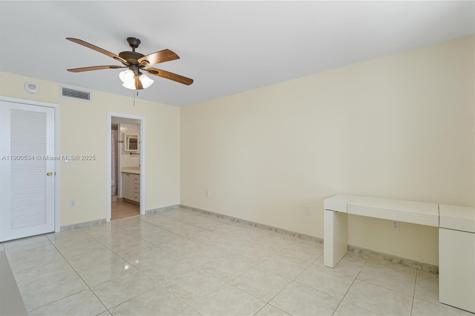Photo of 1833 Ocean Dr  #1809, Hallandale Beach, Florida, 33009 - 