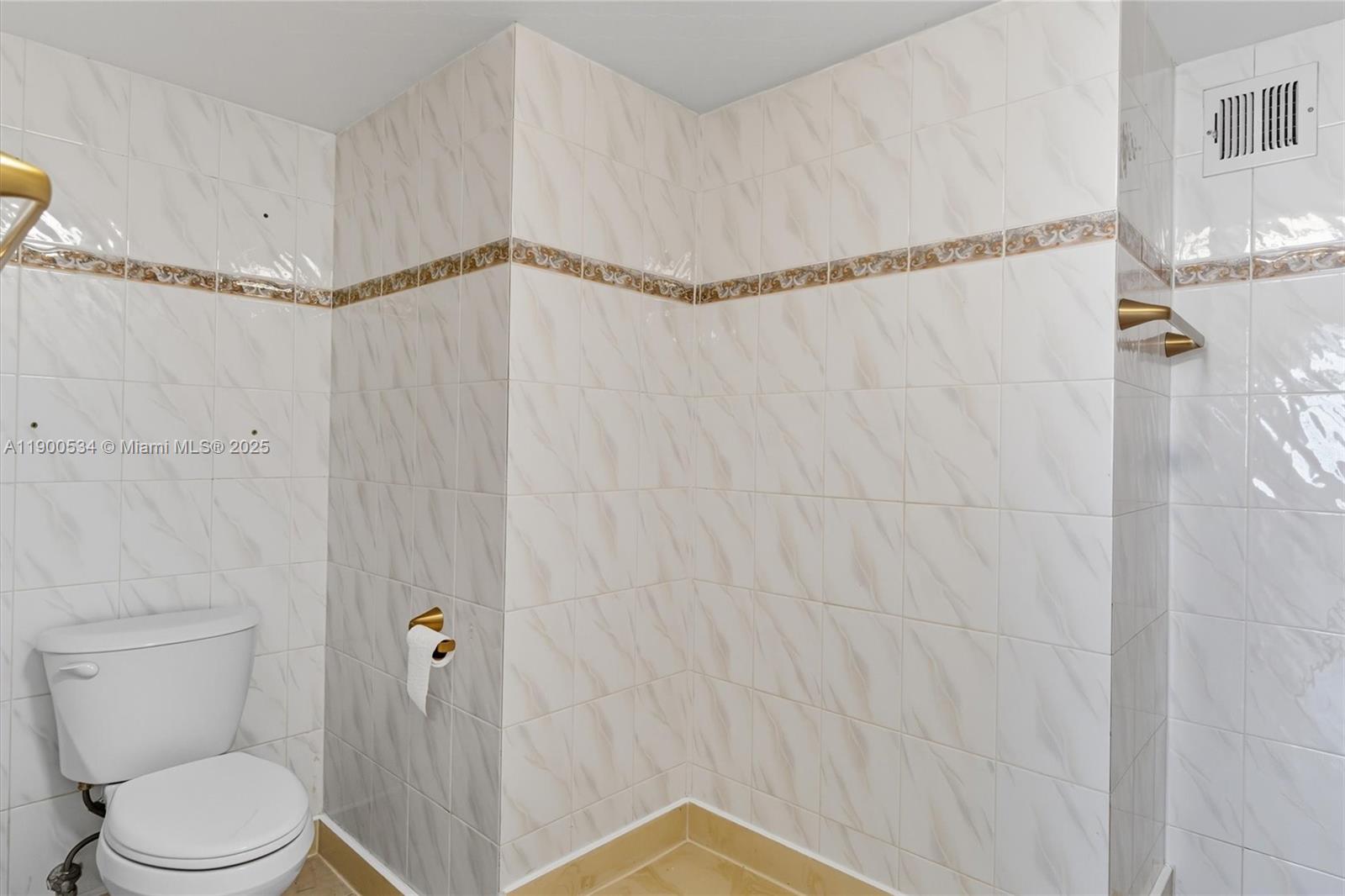 Photo of 1833 Ocean Dr  #1809, Hallandale Beach, Florida, 33009 - 