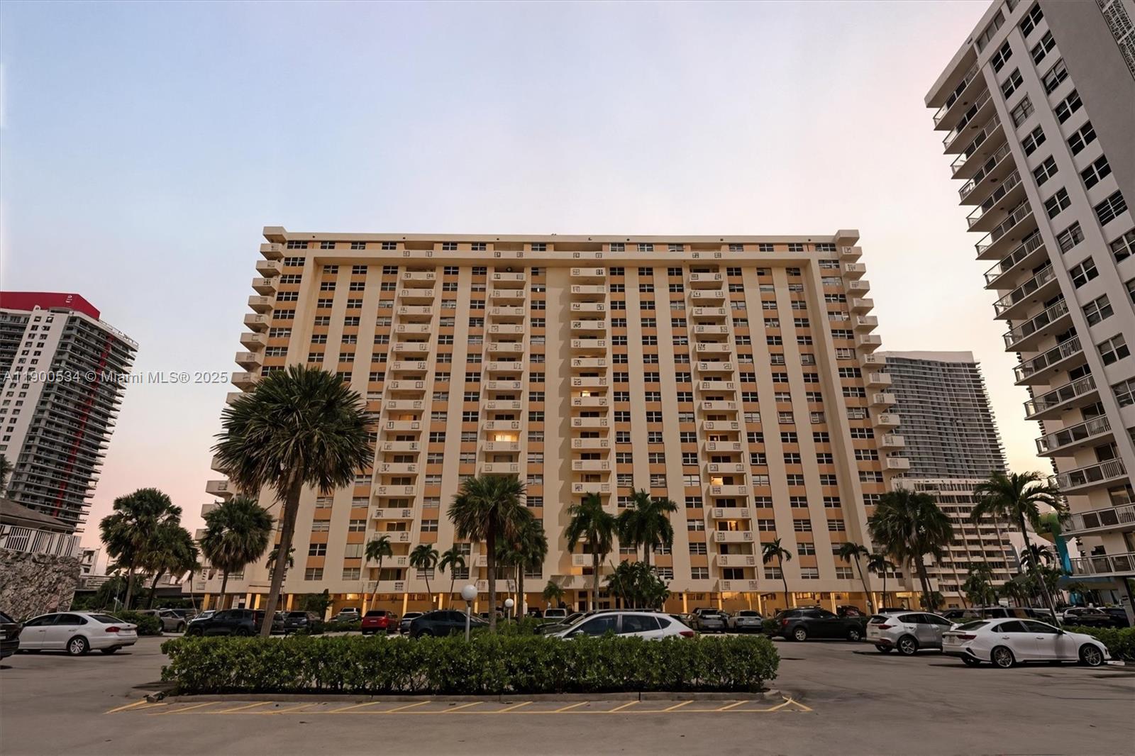 Photo of 1833 Ocean Dr  #1809, Hallandale Beach, Florida, 33009 - 