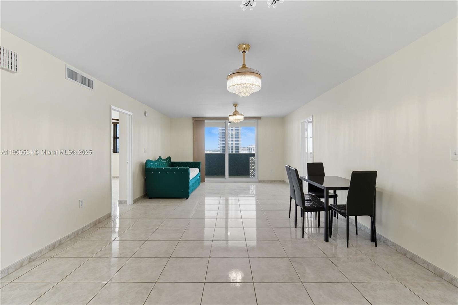 Photo of 1833 Ocean Dr #1809, Hallandale Beach, Florida, 33009 -