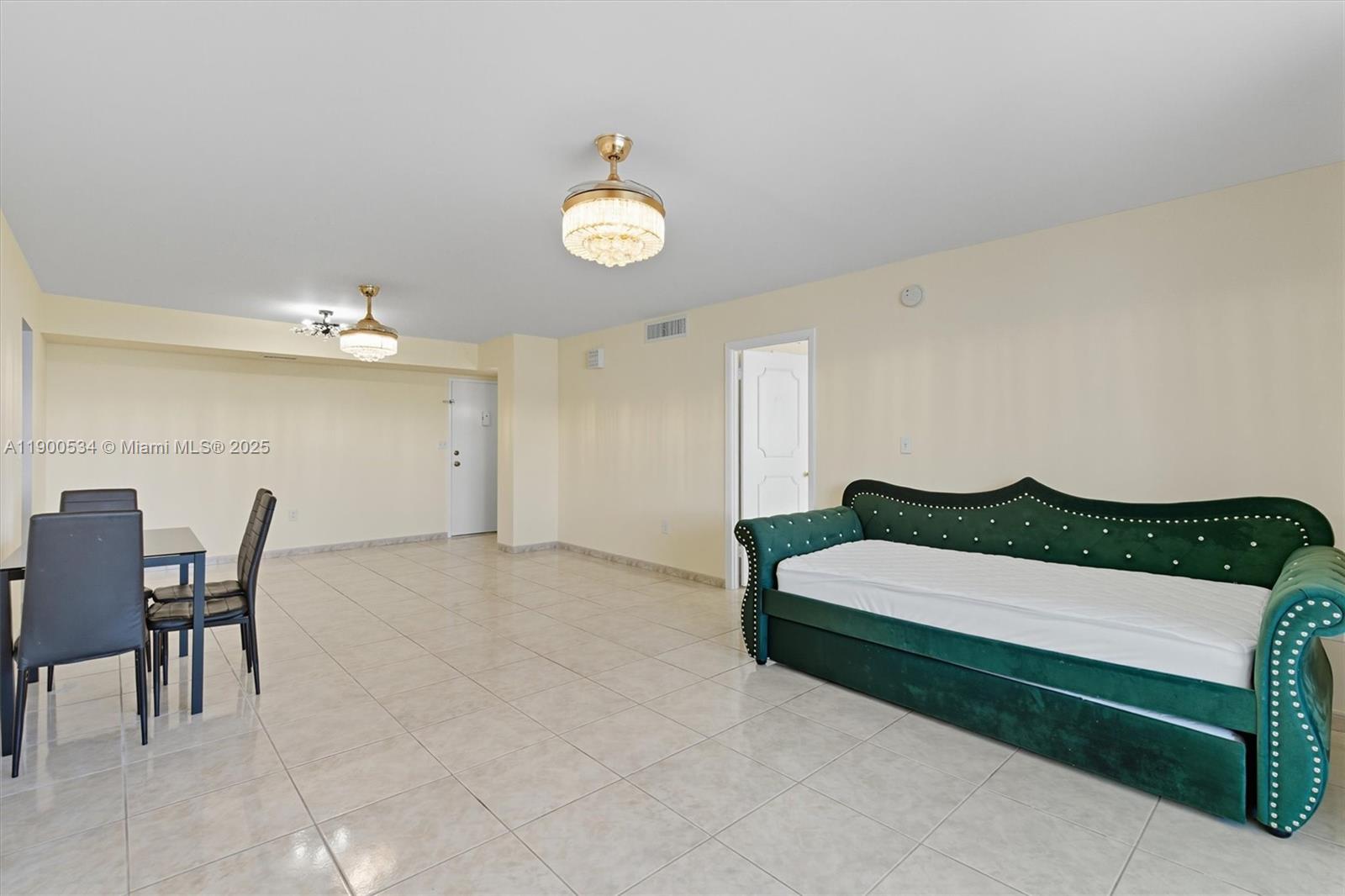 Photo of 1833 Ocean Dr #1809, Hallandale Beach, Florida, 33009 -
