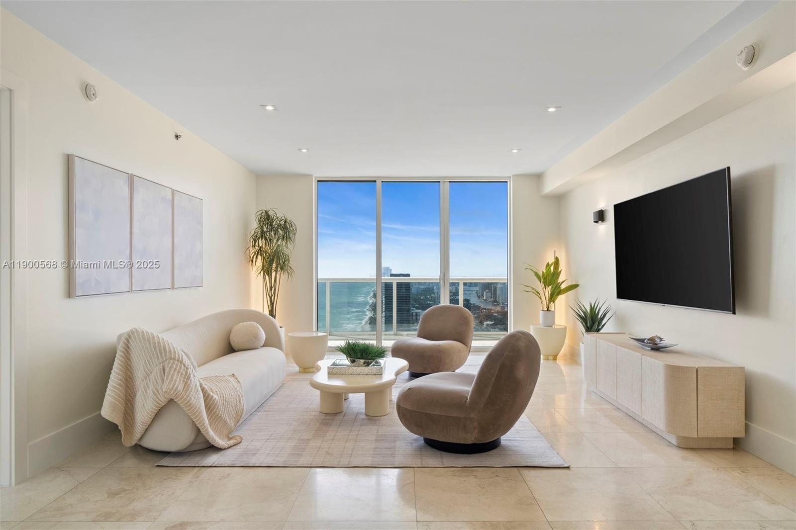 See details 5103 3 / 4 2566 sq. ft. $ 2025-10-22 0 Photo