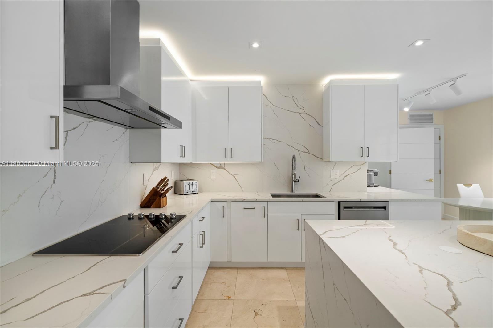 See details 5103 3 / 4 2566 sq. ft. $ 2025-10-22 0 Photo