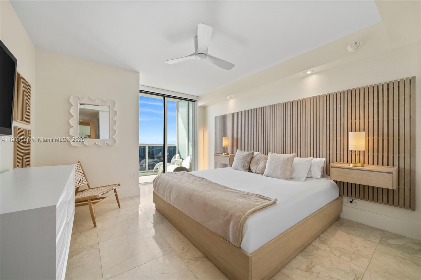 See details 5103 3 / 4 2566 sq. ft. $ 2025-10-22 0 Photo