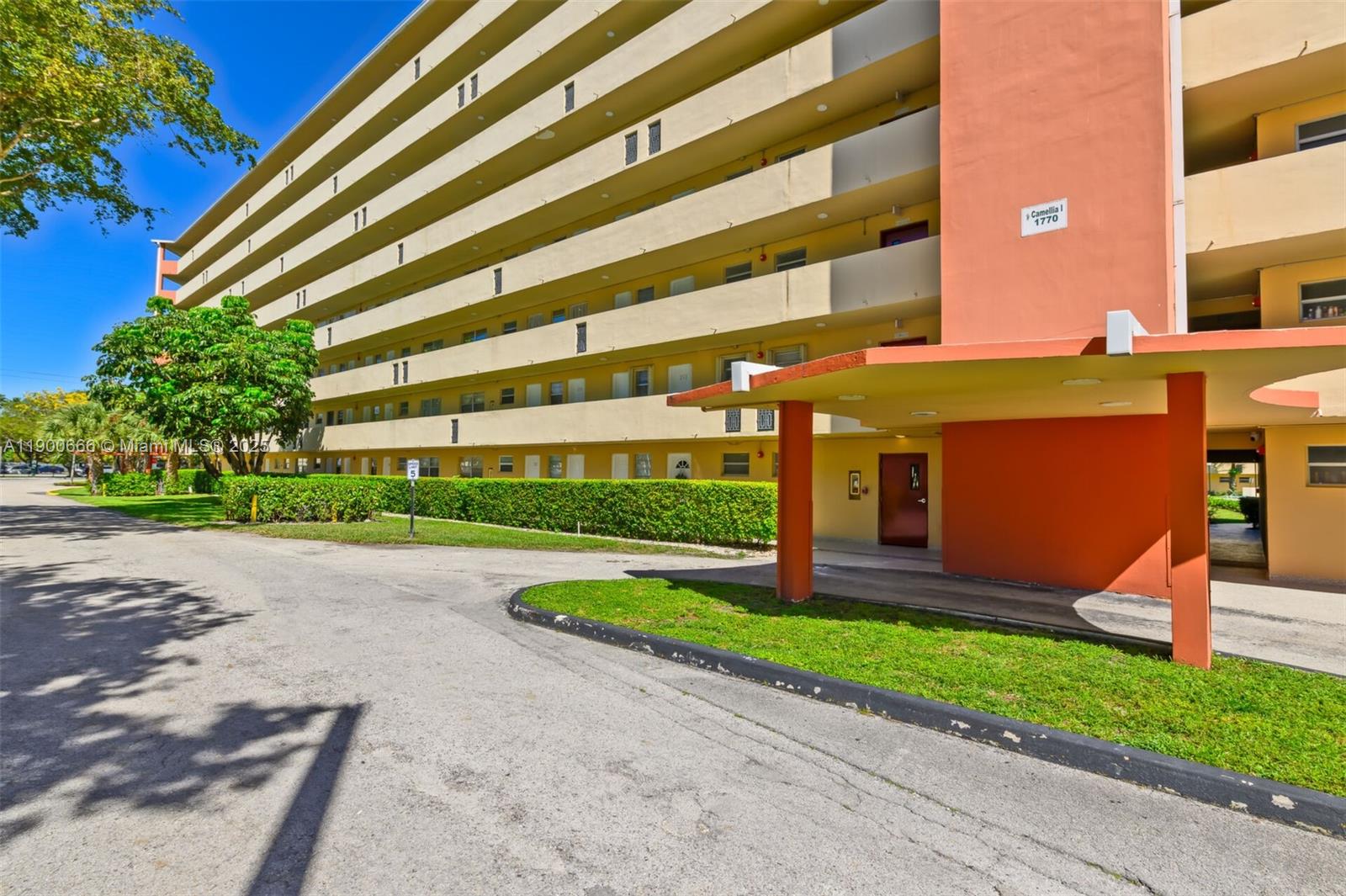 508-1 1 / 2 1036 sq. ft. $ 2025-10-22 0 Photo