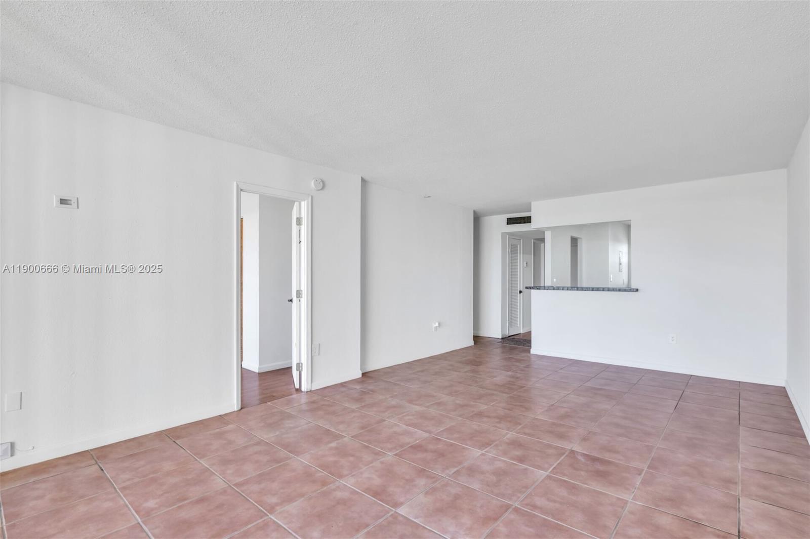 508-1 1 / 2 1036 sq. ft. $ 2025-10-22 0 Photo