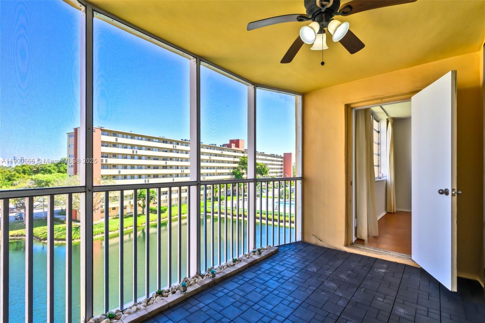 508-1 1 / 2 1036 sq. ft. $ 2025-10-22 0 Photo