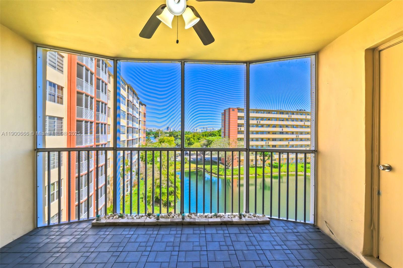 508-1 1 / 2 1036 sq. ft. $ 2025-10-22 0 Photo