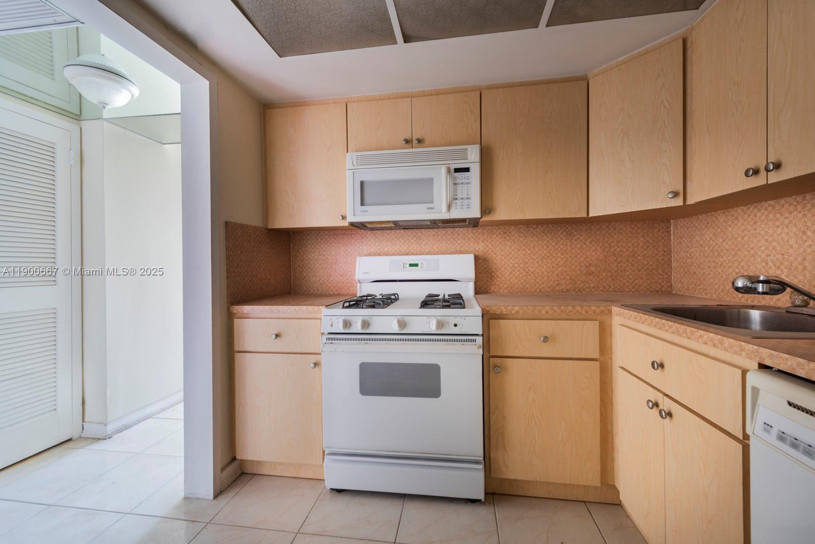 Photo of 2030 Ocean Dr #1002, Hallandale Beach, Florida, 33009 -