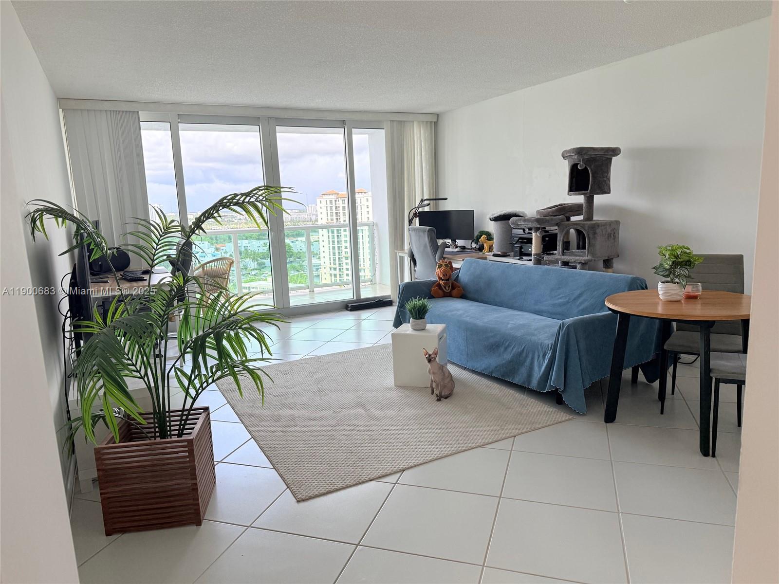 1902 1 / 2 991 sq. ft. $ 2025-10-22 0 Photo