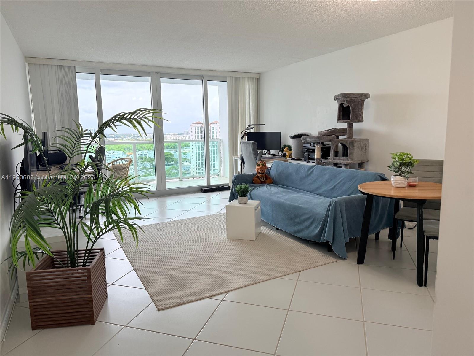 1902 1 / 2 991 sq. ft. $ 2025-10-22 0 Photo