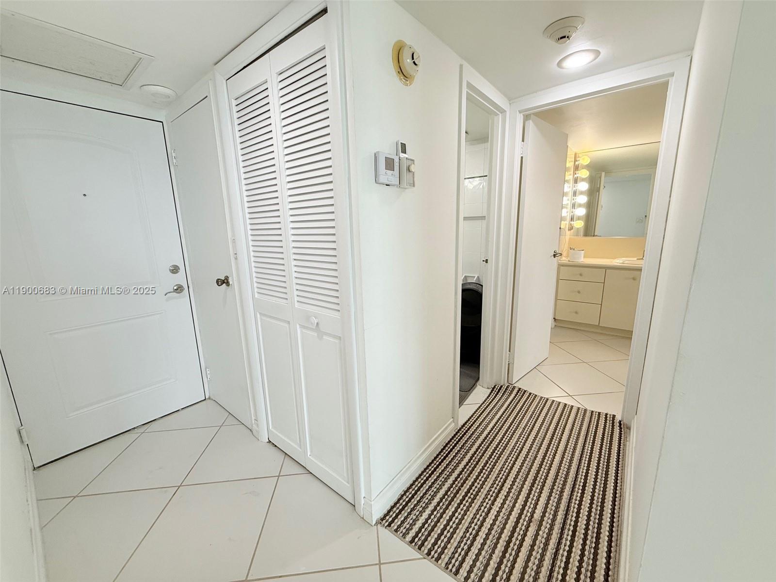 1902 1 / 2 991 sq. ft. $ 2025-10-22 0 Photo