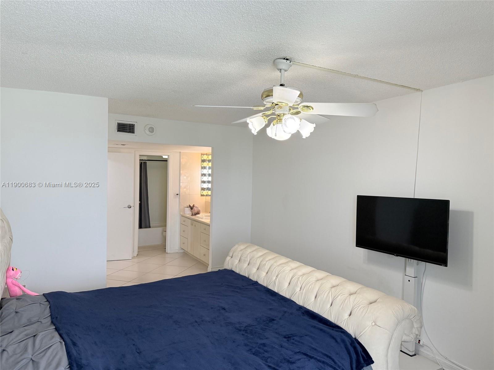 1902 1 / 2 991 sq. ft. $ 2025-10-22 0 Photo