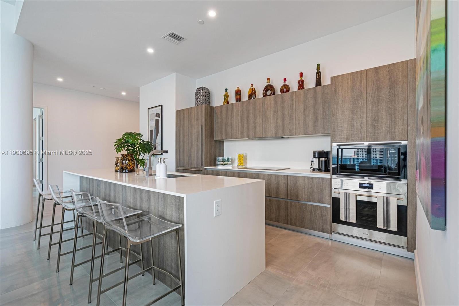 PH1 3 / 4 2767 sq. ft. $ 2025-10-22 0 foto