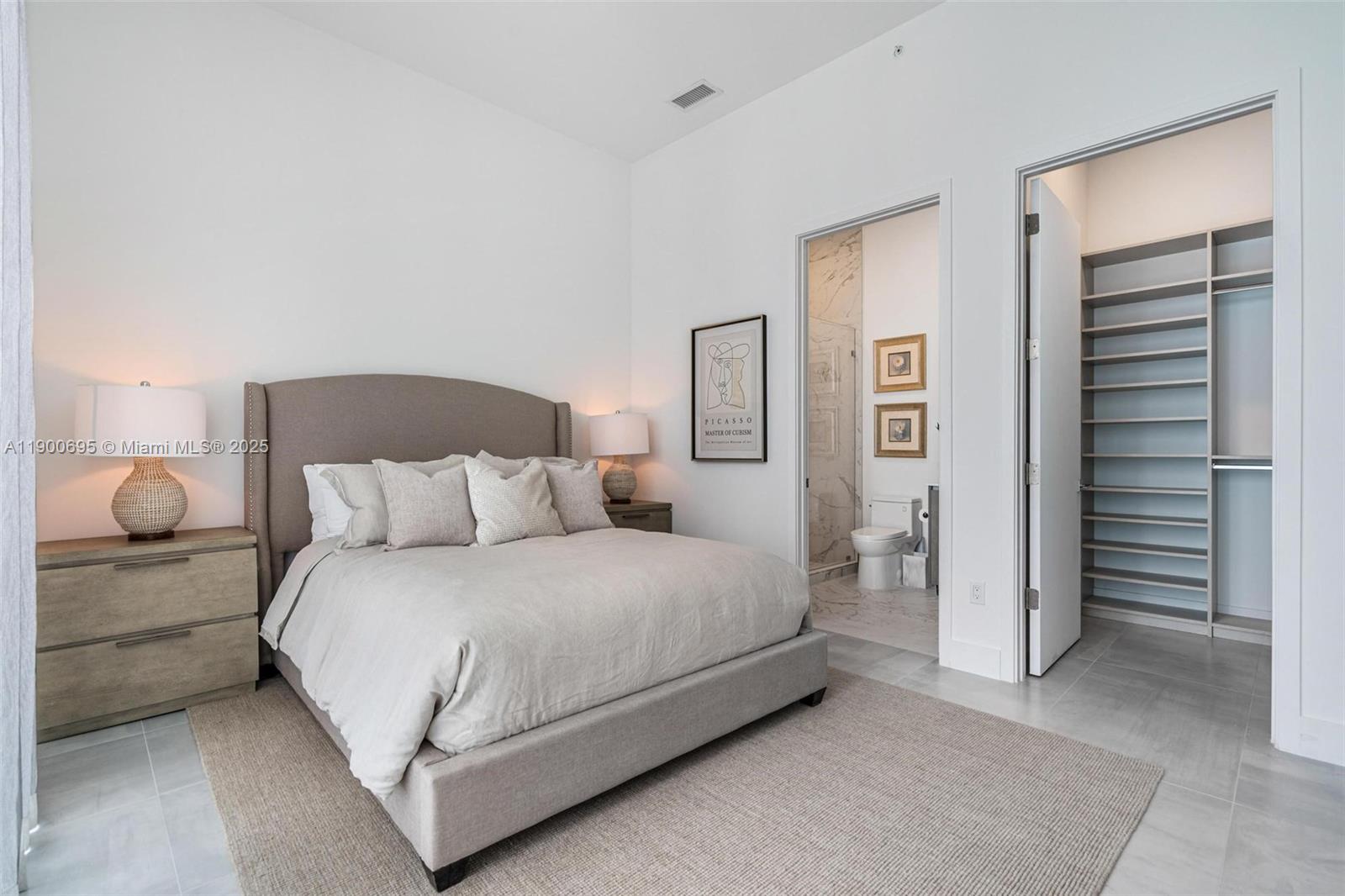 PH1 3 / 4 2767 sq. ft. $ 2025-10-22 0 foto