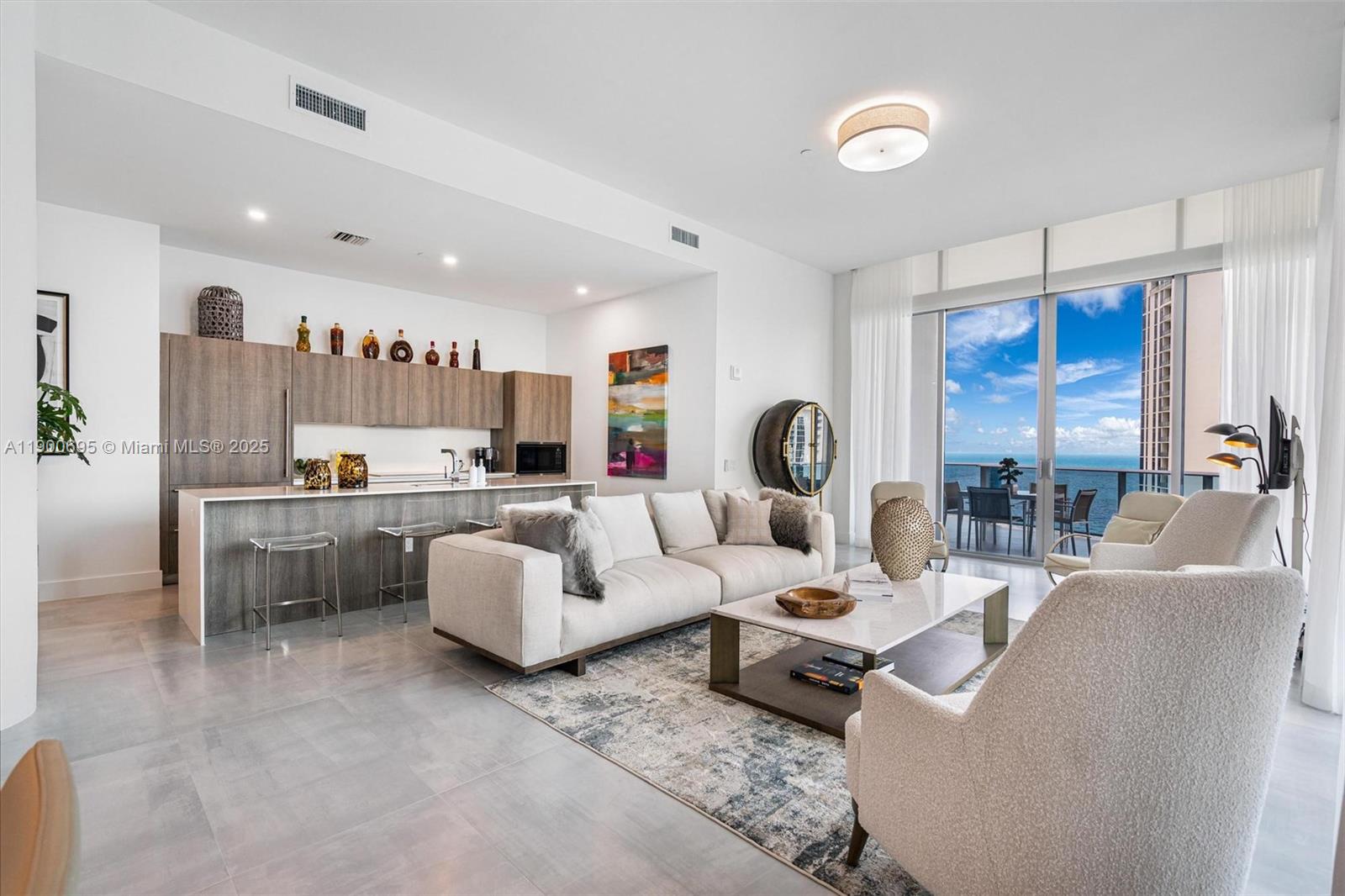 PH1 3 / 4 2767 sq. ft. $ 2025-10-22 0 foto