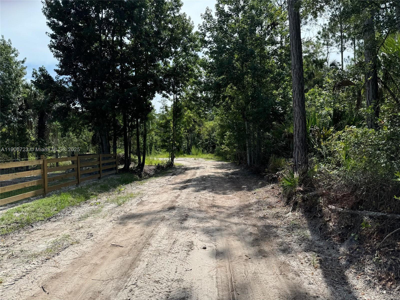 See details / sq. ft. $ 2025-11-28 0 Photo