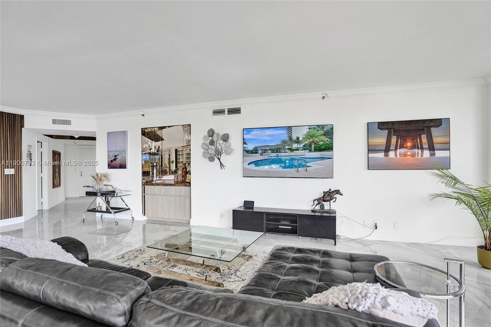 See details 1106 2 / 3 2154 sq. ft. $ 2025-10-22 0 Photo