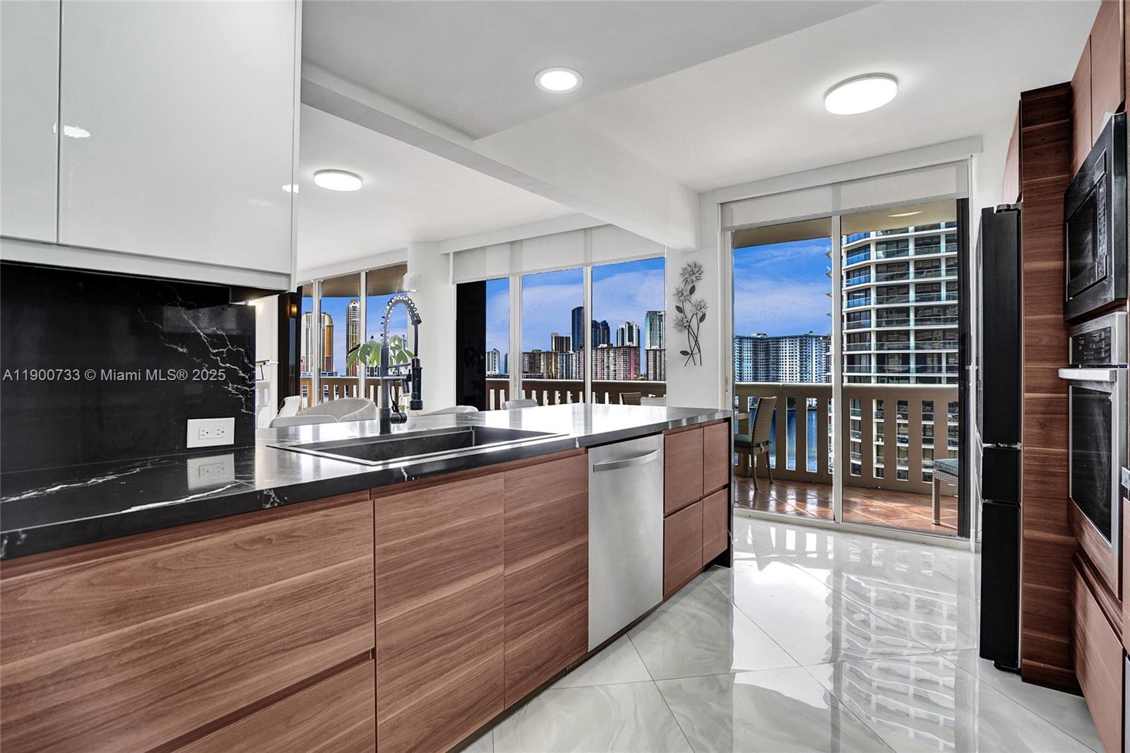 See details 1106 2 / 3 2154 sq. ft. $ 2025-10-22 0 Photo