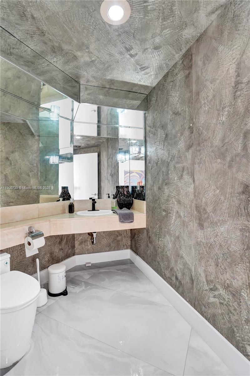 See details 1106 2 / 3 2154 sq. ft. $ 2025-10-22 0 Photo