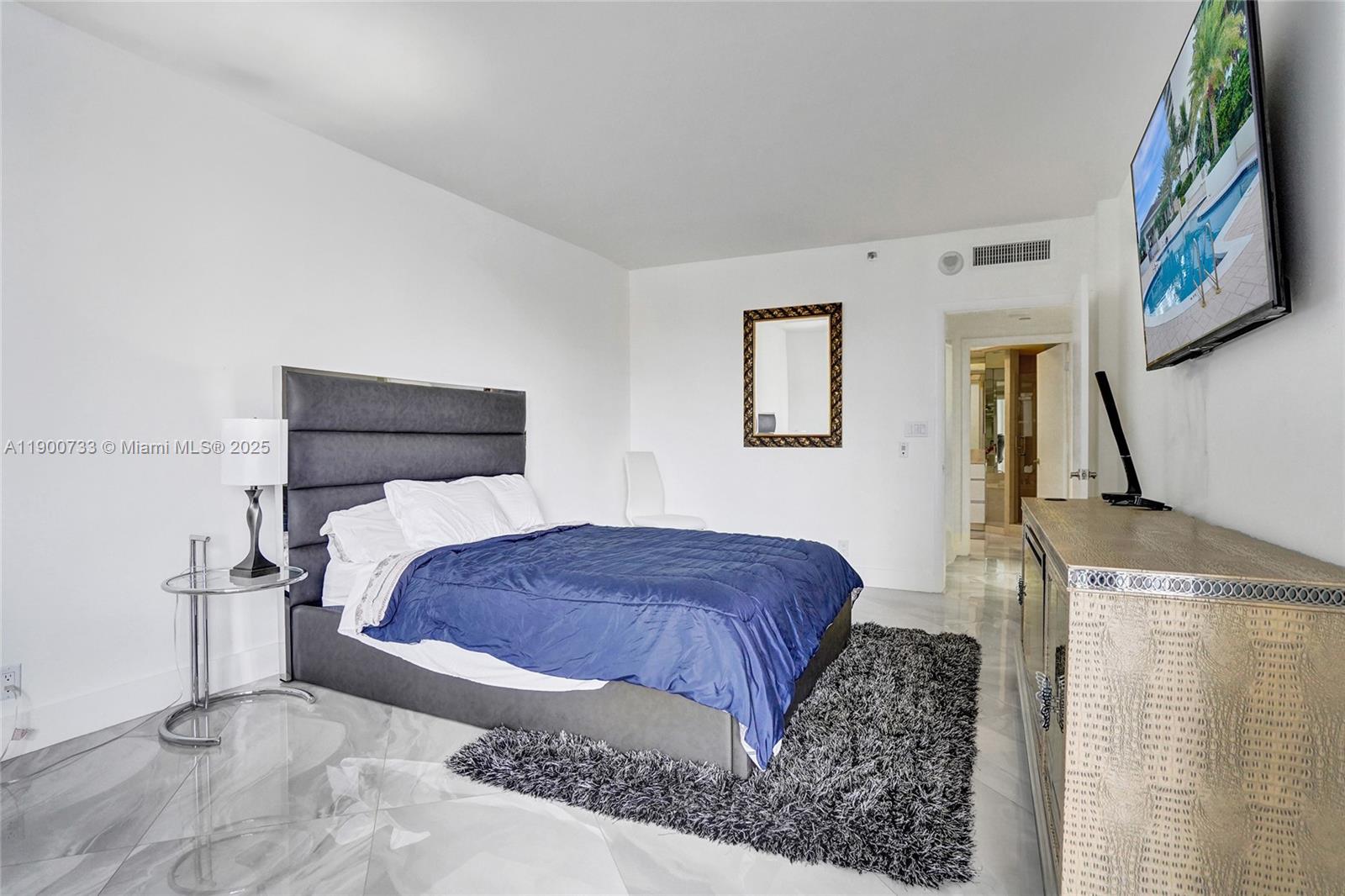 See details 1106 2 / 3 2154 sq. ft. $ 2025-10-22 0 Photo