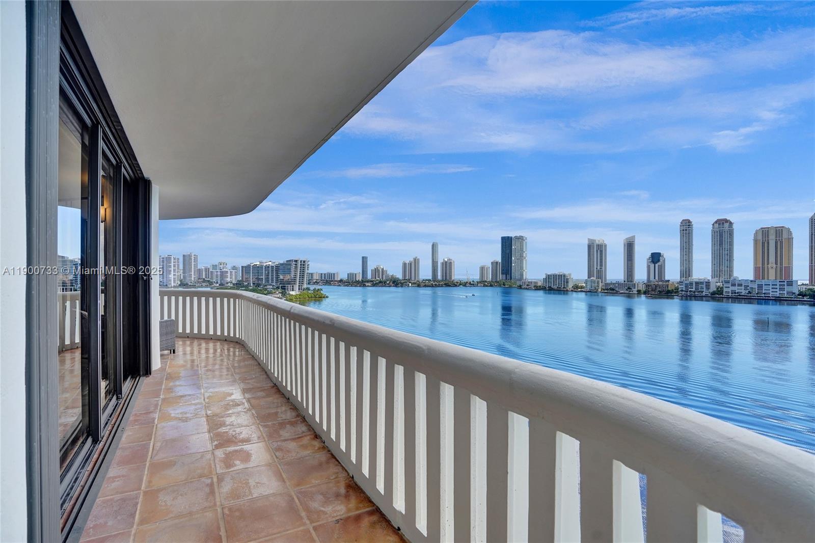 See details 1106 2 / 3 2154 sq. ft. $ 2025-10-22 0 Photo