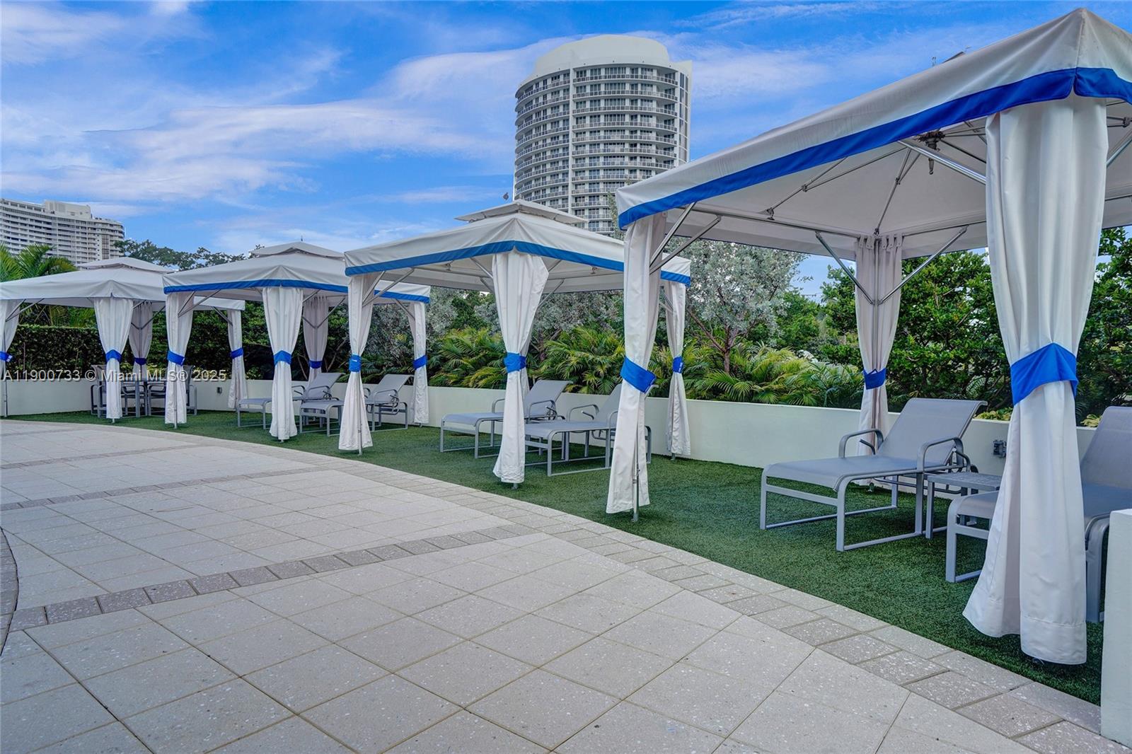 See details 1106 2 / 3 2154 sq. ft. $ 2025-10-22 0 Photo